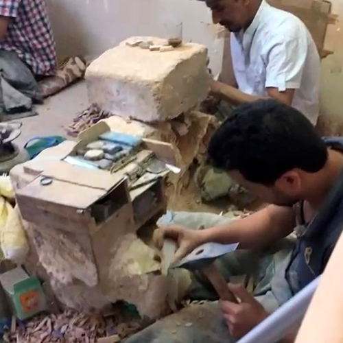 Processus de fabrication artisanal du zellige au Maroc